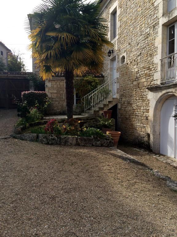 Villa Le Moulin De Mansle Esterno foto